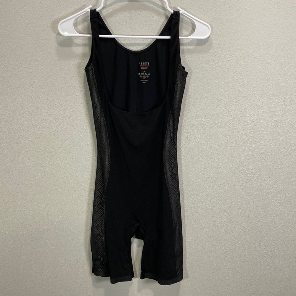 Assets by Spanx bodysuit shapewear black
